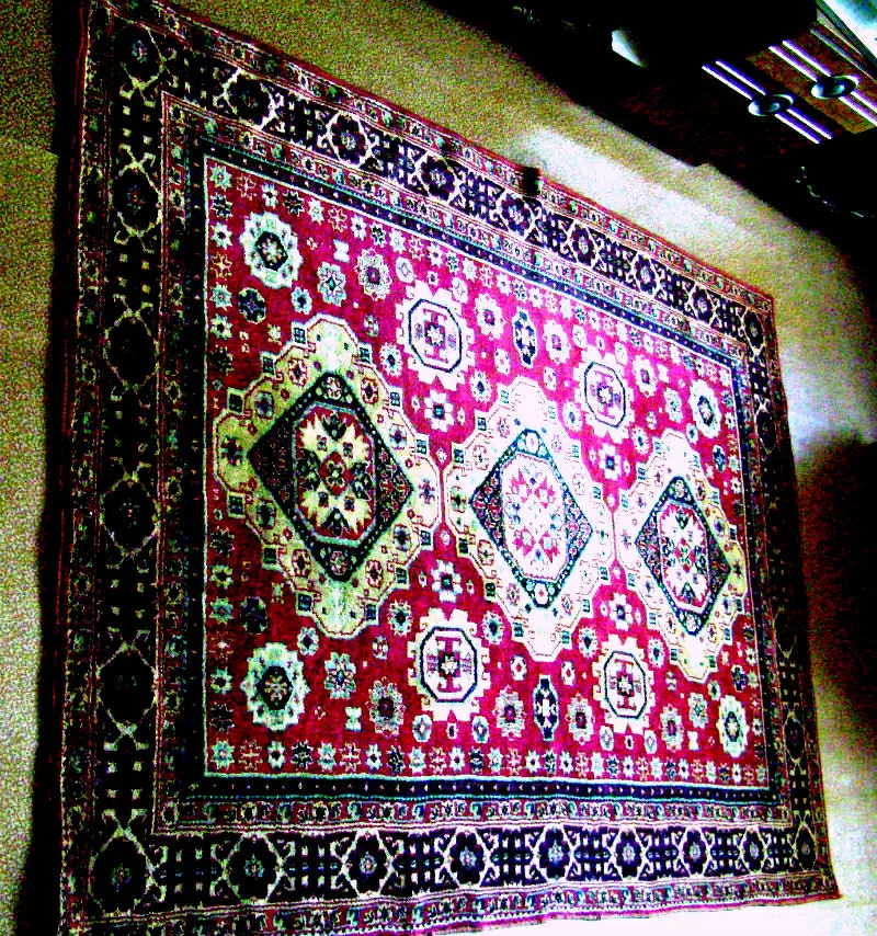Персидский  шерстяной ковер.